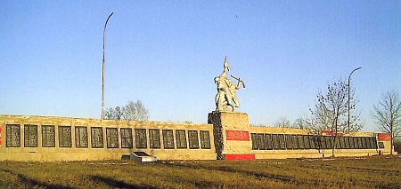 В канун майских праздников нашли земное упокоение останки двадцати солдат, погибших в сражениях Великой Отечественной на территории Амвросиевского района.