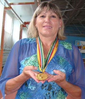 За десять лет до этого олимпийского золота студентка Зюськова стала мастером спорта СССР.