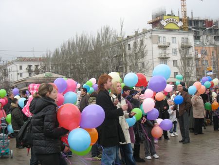 Акция в помощь онкобольным детям в Донецке.