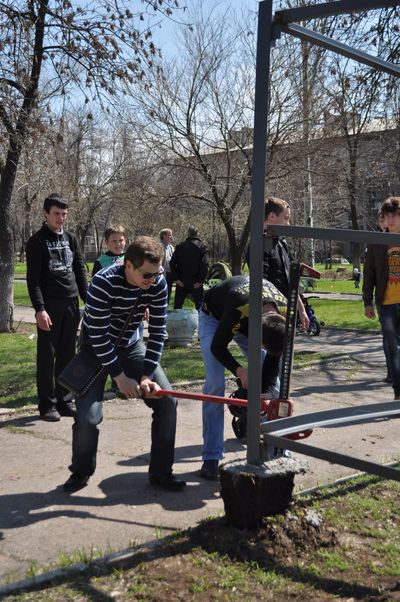 Донецк: жители против строительства храма в парке