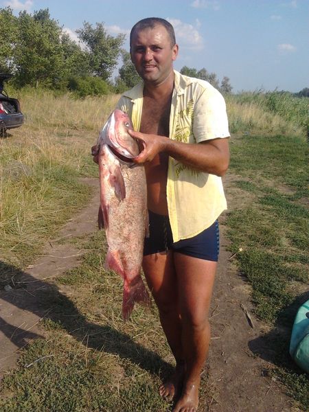 Сергей Вытнов с толстолобиком на 14 кг.