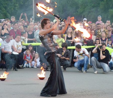            -  «Svarga Fire Festival-2012»,     No Frost.       - ,      .   -      (  -   «GEFEST show»),   . 