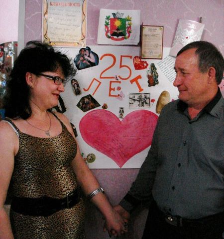 Татьяна и Алексей Шлыгины, отметившие серебряную свадьбу, делают всё возможное для спасения сына.