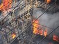 Пожар в шанхайском небоскребе: есть жертвы (ФОТО)