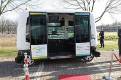 Голландский беспилотный электробус совершил первый рейс (ВИДЕО)