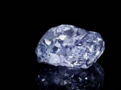 Редкая находка - в Австралии обнаружили алмаз уникальной расцветки, стоимость которого 3 млн долларов