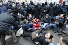 СМИ: кровавая атака на майдан Саакашвили, бьют спящих без разбора