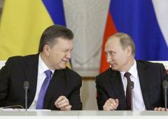 "У нас есть связь, но двери ногой не открываем": Янукович рассказал о нынешних контактах с Путиным