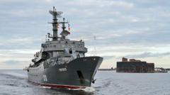 Россия стянула в Азовское море боевые корабли и катера