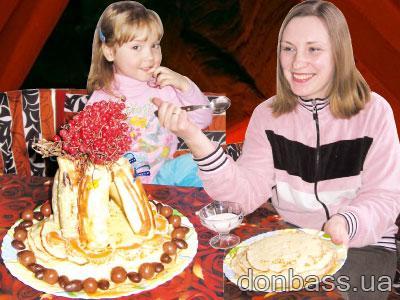 Трехлетняя дочурка Аллы Ярошенко Полина в восторге от маминых блинных блюд.