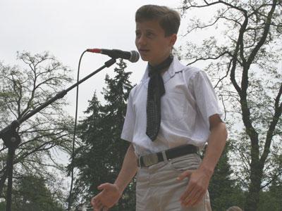 Кирилл Климахин исполняет «Красный май».