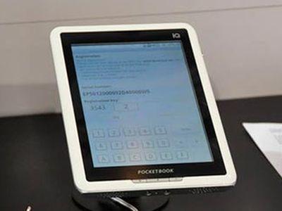 CES-2011: PocketBook   IQ 701   