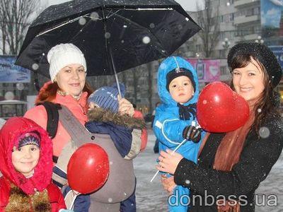 "Надежда есть!" В Донецке прошла акция в поддержку онкобольных детей