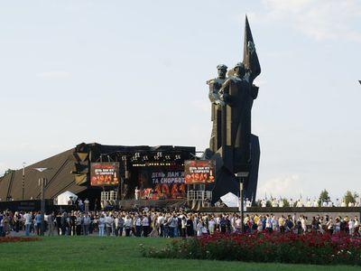 В Донецке состоялся митинг-реквием, посвященный 70-й годовщине начала ВОВ (ФОТО)