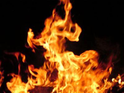 На пожарах в Мариуполе погиб пенсионер и пострадали два человека