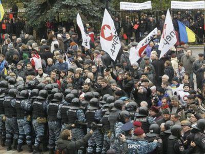 Украину захлестнула волна акций протеста. Грозит революция?