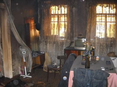 В Мариуполе сгорел дом (ФОТО)
