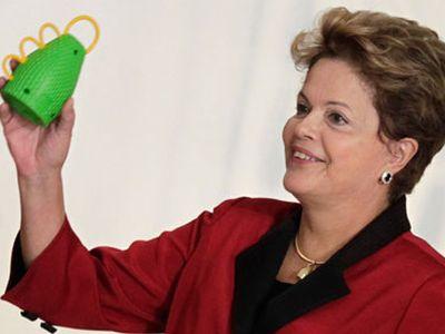 Президент Бразилии презентовала официальный музыкальный инструмент ЧМ-2014