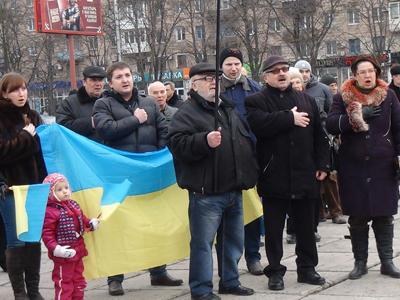Евромайдан в Мариуполе: пикетчики высмеяли киевлян (ФОТО)