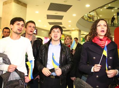 "Губаревцев" на донецком флешмобе распугали донецкие журналисты (ВИДЕО)
