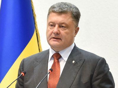 Порошенко - Донбассу: "Свободно будет говорить и на украинском, и на русском"