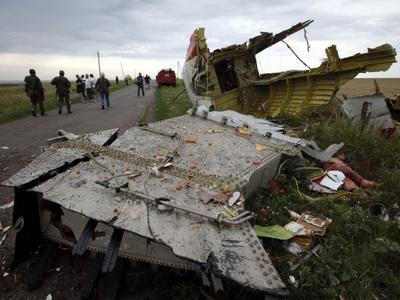         MH17,   