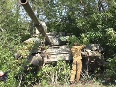 В секторе "М" боевики "ДНР" спрятали 4 танка и открывали огонь из минометов