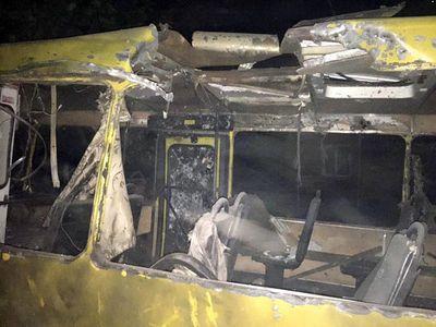 Автобус в Куйбышевском районе, который, по мнению украинской стороны, попал под устроенный самими же боевиками обстрел.