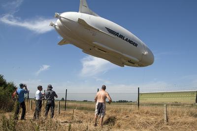  Airlander 10       ()