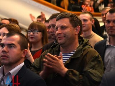 В Донецке прошла премьера рок-оперы "Юнона и Авось". Захарченко пришел в камуфляже