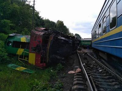 Под Хмельницким столкнулись два поезда: шесть человек пострадали