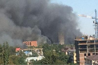 В Ростове-на-Дону масштабный пожар: пылают десятки жилых домов, идет эвакуация жителей. 