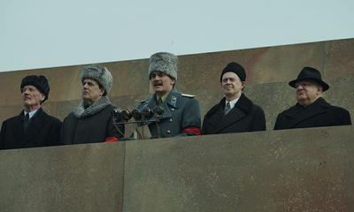 Запрещенный в России фильм о Сталине в Европе признали лучшей комедией года