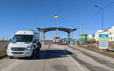На КПВВ с Крымом появились бесплатные автобусы