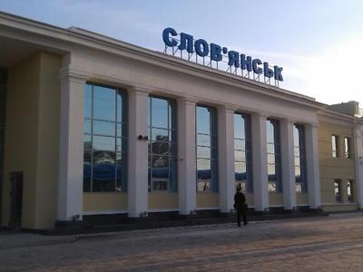 На ЖД вокзале Славянска развернули пункт обогрева для эвакуирующихся