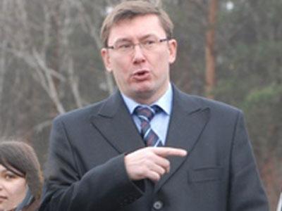 Луценко обвиняют в клевете регионал и глава Секретариата президента