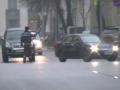 "Радиация!", или Как милиция реагирует на съемку кортежа Януковича (ВИДЕО)
