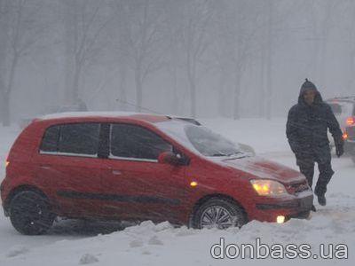 Донбасс: кошмар на дорогах, порывы электросетей, остановлены котельные