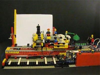 Британец собрал принтер из LEGO (ВИДЕО)