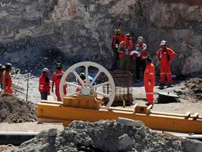 В Чили испытали капсулу для спасения замурованных шахтеров