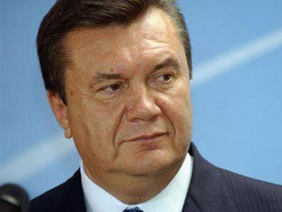 Янукович срочно возвращается из Японии. Правоохранители переводятся на усиленный вариант несения службы