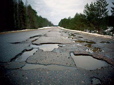 Донецкий губернатор: Строительство дорог для Евро - это хорошо, но ремонтировать старые тоже надо
