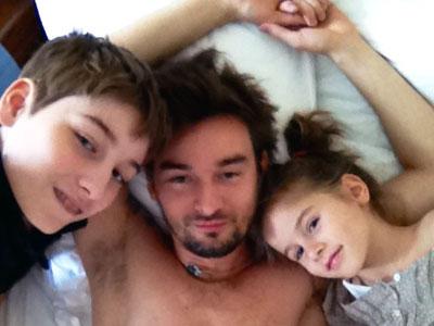 «Эх, хорошо!» - Алан Бадоев с сыном Борисом и дочкой Лолитой отдыхают в Эмиратах.