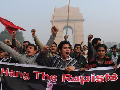 За изнасилование студентки ответят четверо мужчин