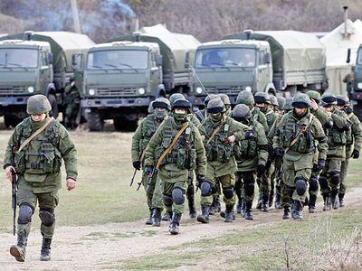 В Крыму продолжается большой спектакль, в котором российская армия выполняет роль местной самообороны.
