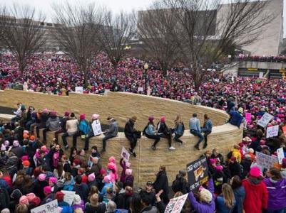 "Марш женщин" против  президента Трампа собрал сотни тысяч американцев