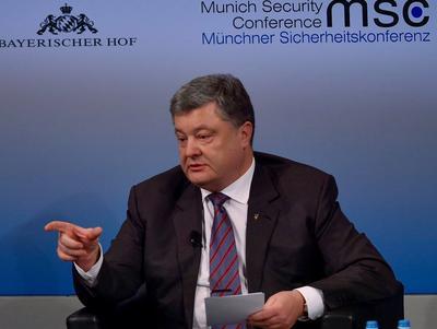 Порошенко готовит ответный шаг на указ Путина о документах "ЛДНР"