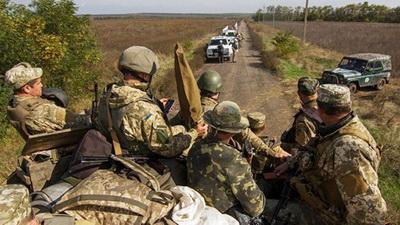 Министр обороны отказался комментировать угрозу потери населенных пунктов в случае отвода войск на Донбассе