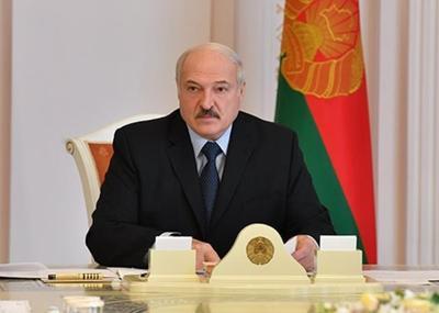 Лукашенко не будет отменять парад на 9 мая