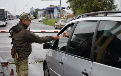 Кабмин изменил правила выезда из Украины для военнообязанных мужчин
